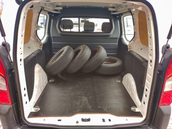 CITROEN BERLINGO 1.6i ,1.MAJITEL,SERVISKA,SADA KOL K VOZU - Image 10