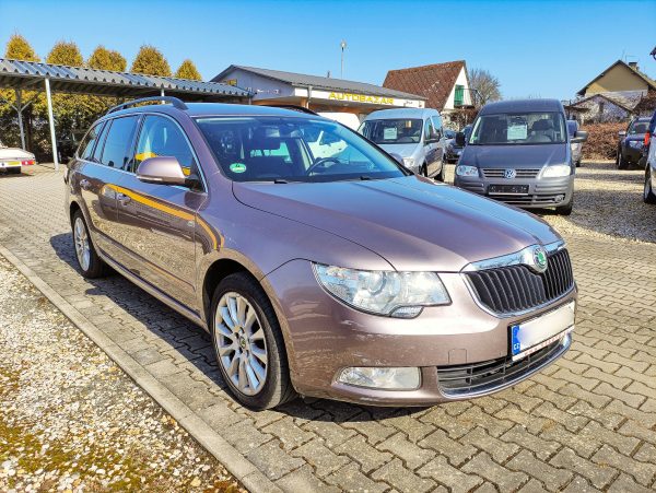 ŠKODA SUPERB 2.0TDi 103KW AMBIENTE ,COMBI, DSG, ALU, ZÁVĚS - Image 4
