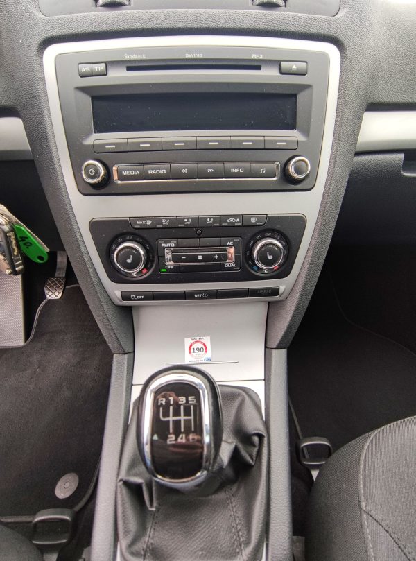 ŠKODA OCTAVIA II 2.0 TDi AMBIENTE,SERVISNÍ KNIHA,TAŽNÝ, - Image 13